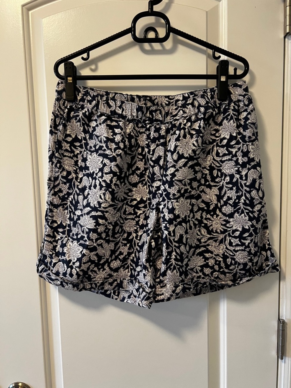 Pure Jill Linen Navy Floral Shorts women’s medium pull-on style